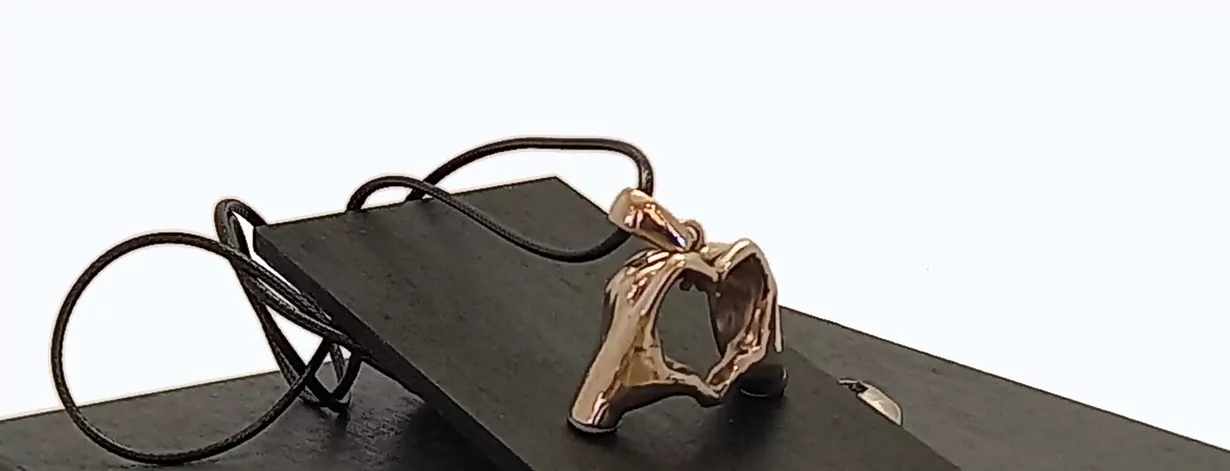 Valentines heart shaped hands, forever pendant - Image 4