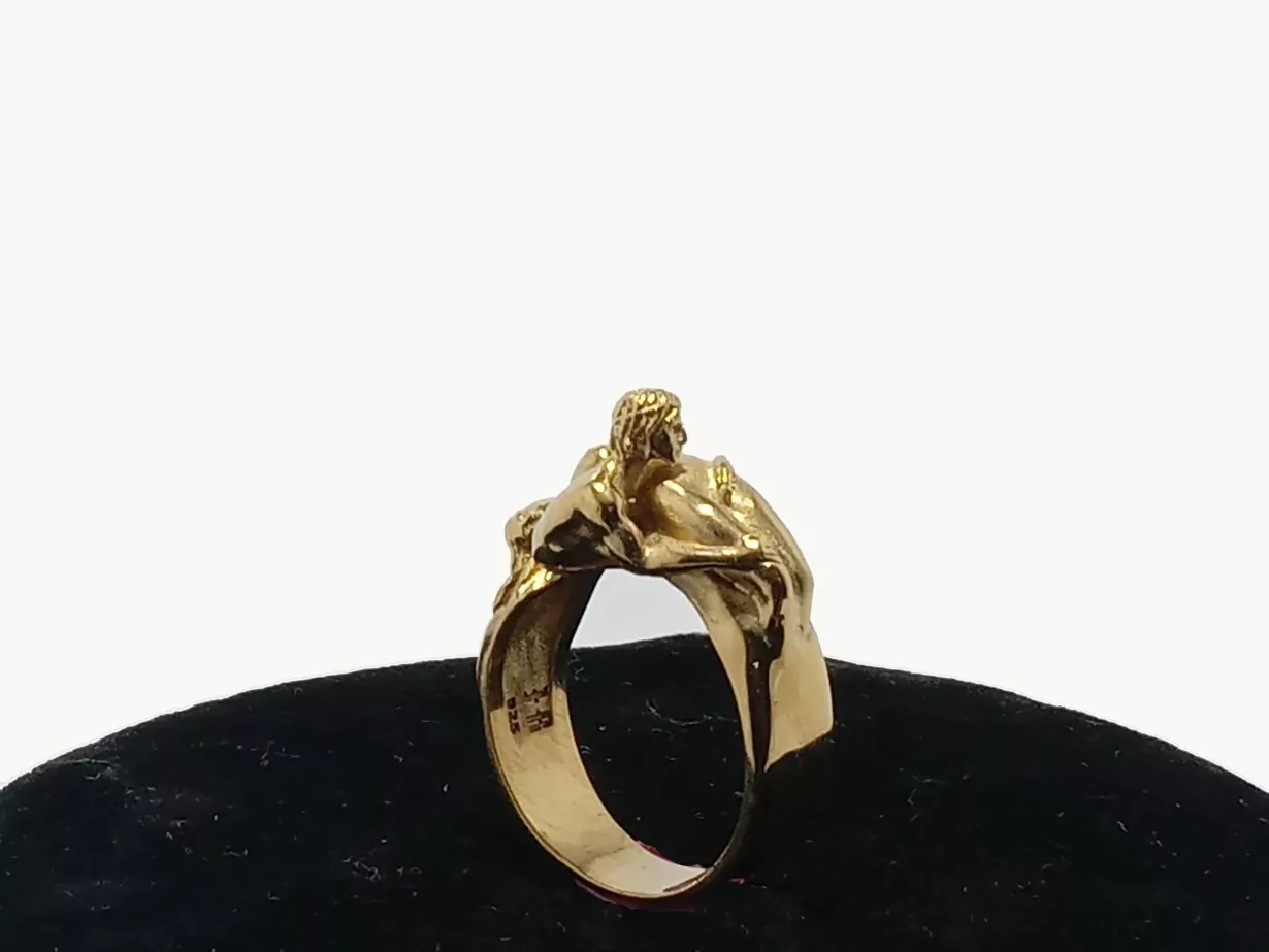 Nude couple in foreplay position statement ring - Image 8