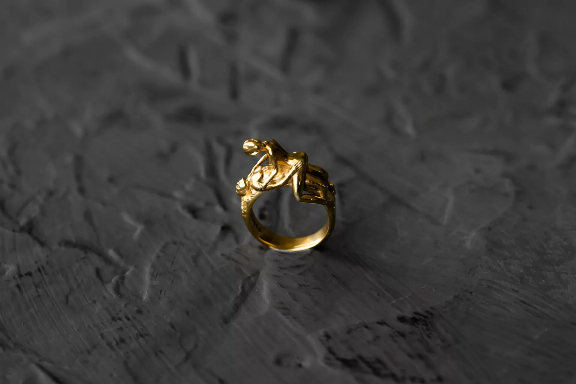 Cowgirl style position ring