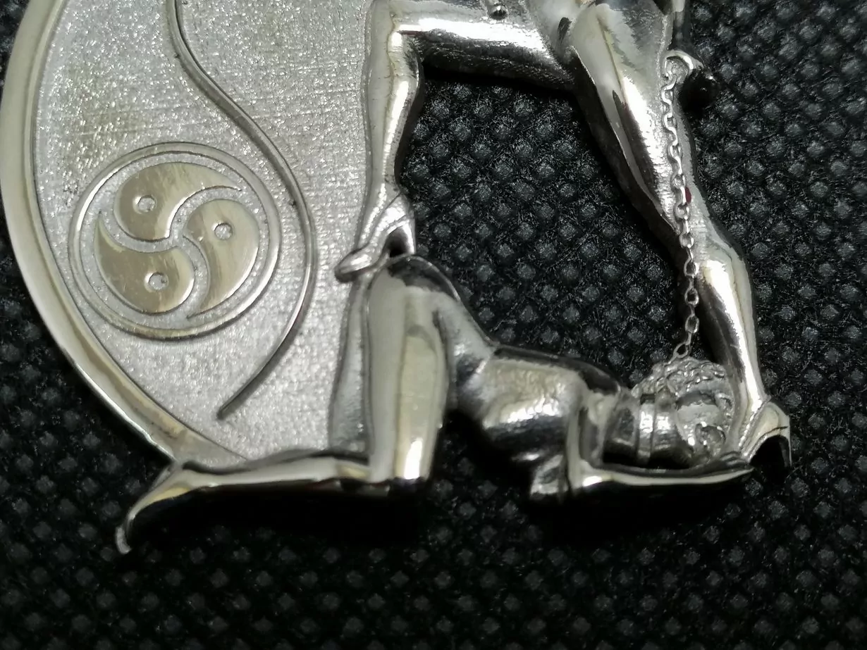 Lesbian Mistress and her slave girl pendant - Image 5