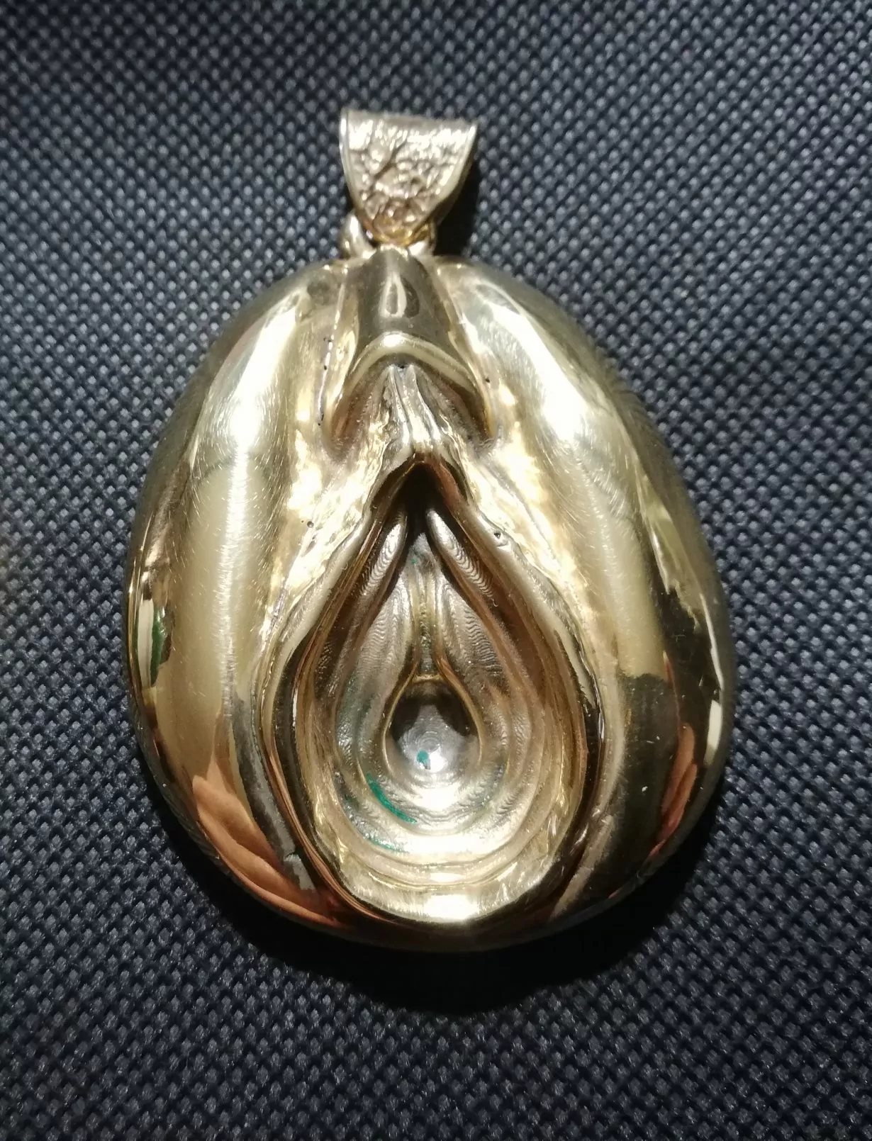 Loose porno star pussy pendant, eat her out! - Image 5