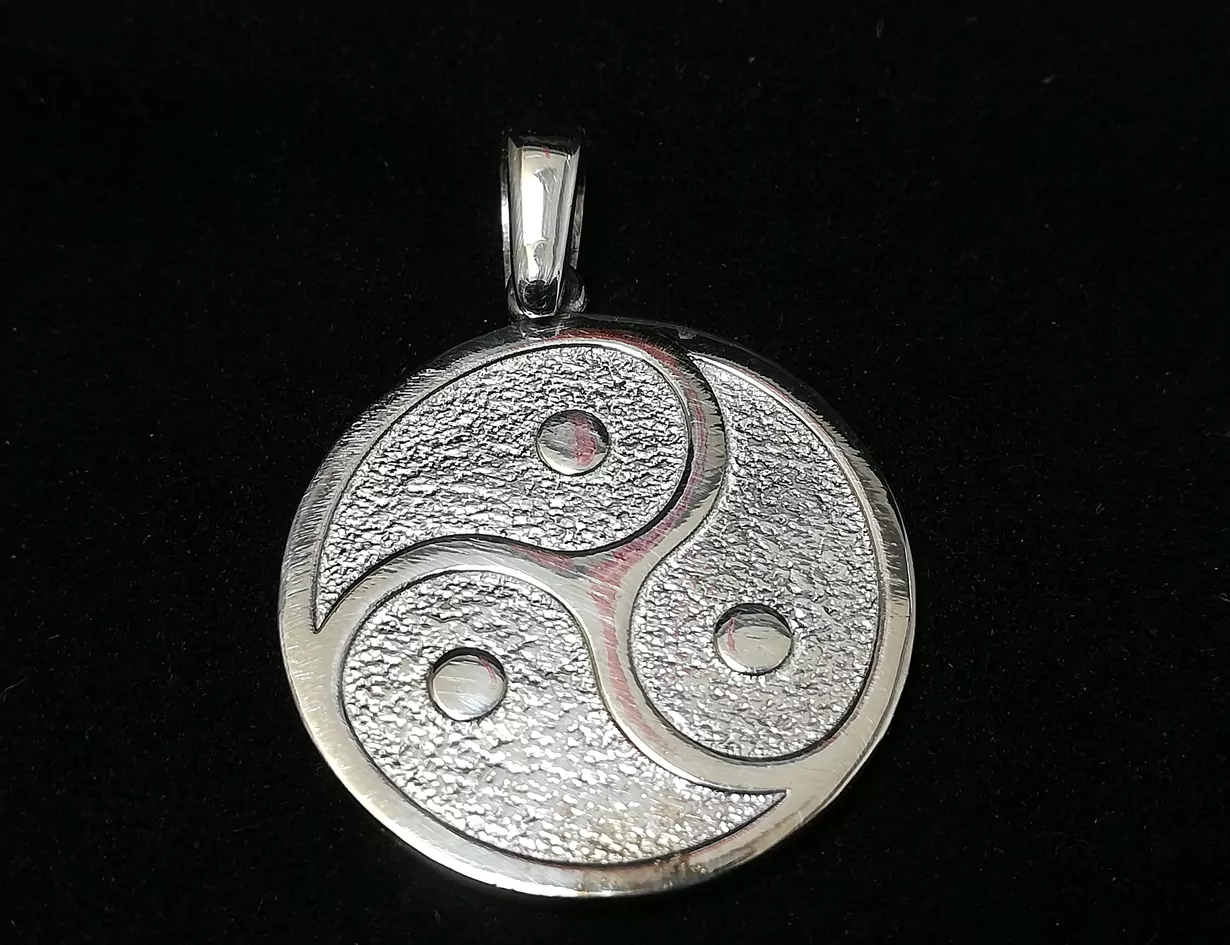 BDSM Symbol pendant - Triskelion pendant - Image 3