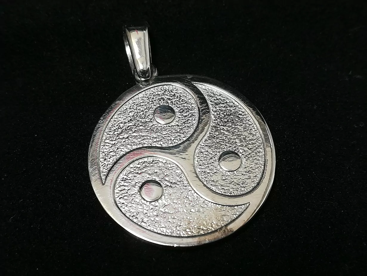 BDSM Symbol pendant - Triskelion pendant - Image 4
