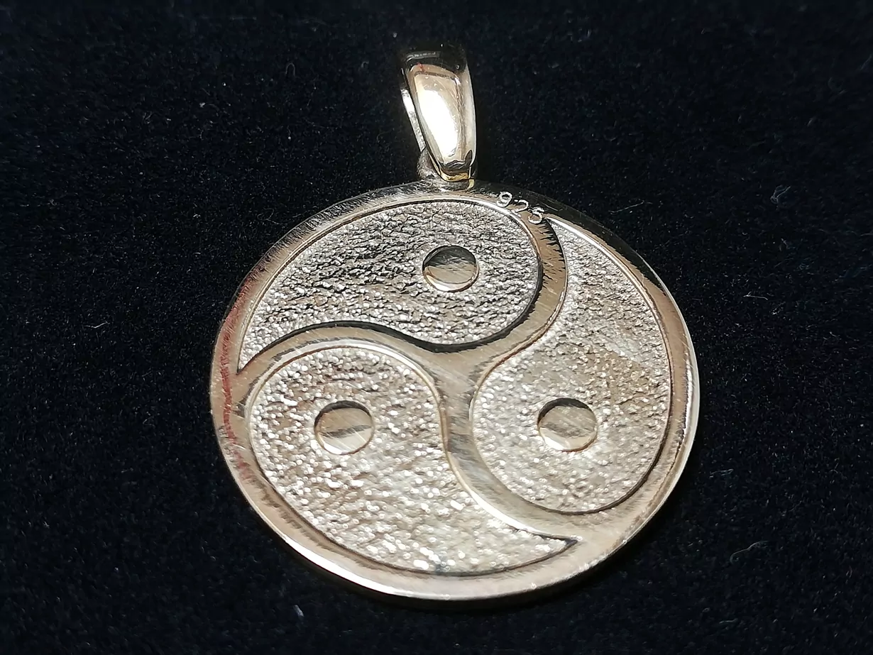 BDSM Symbol pendant - Triskelion pendant - Image 2