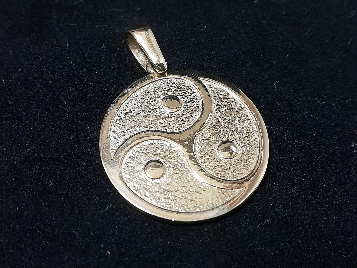 BDSM Symbol pendant - Triskelion pendant - Image 5