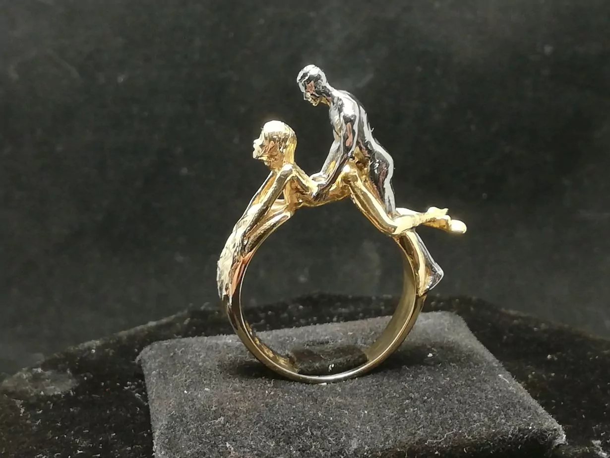 Couple Doggy style statement ring - Image 12