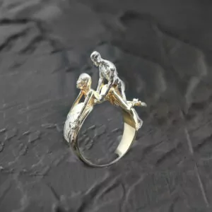 Couple Doggy style statement ring