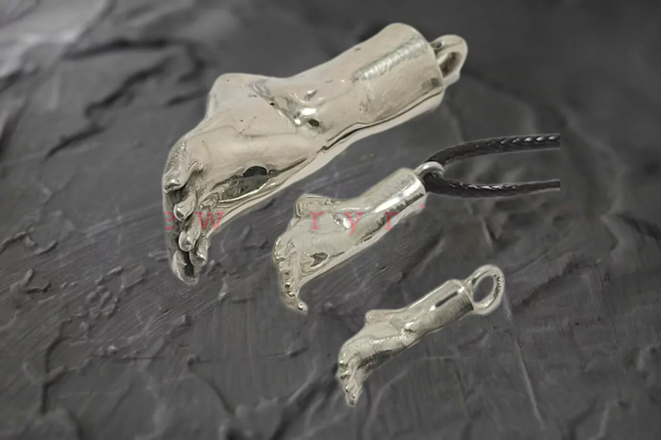 Bare sexy feet pendants
