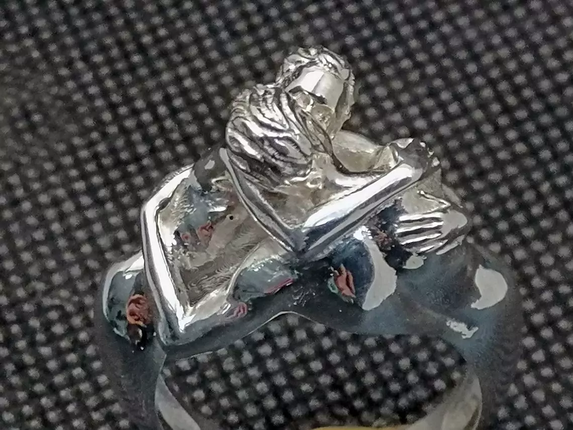 Nude male couple kiss ring - Image 2