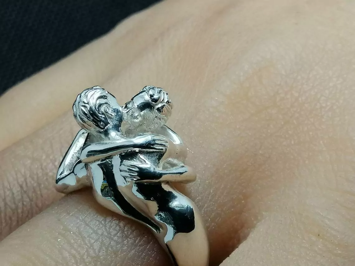 Nude male couple kiss ring - Image 5