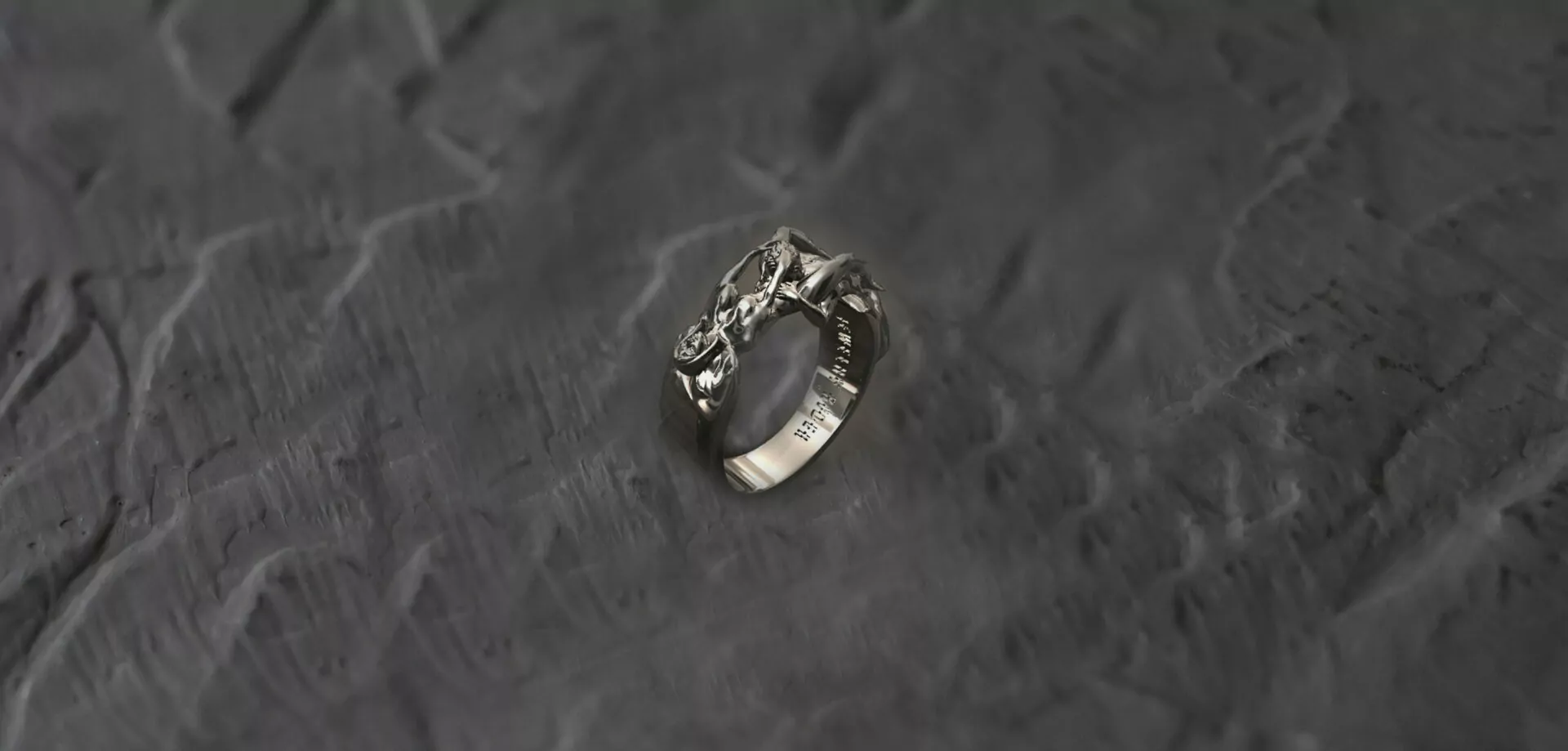 Woman oral position statement ring