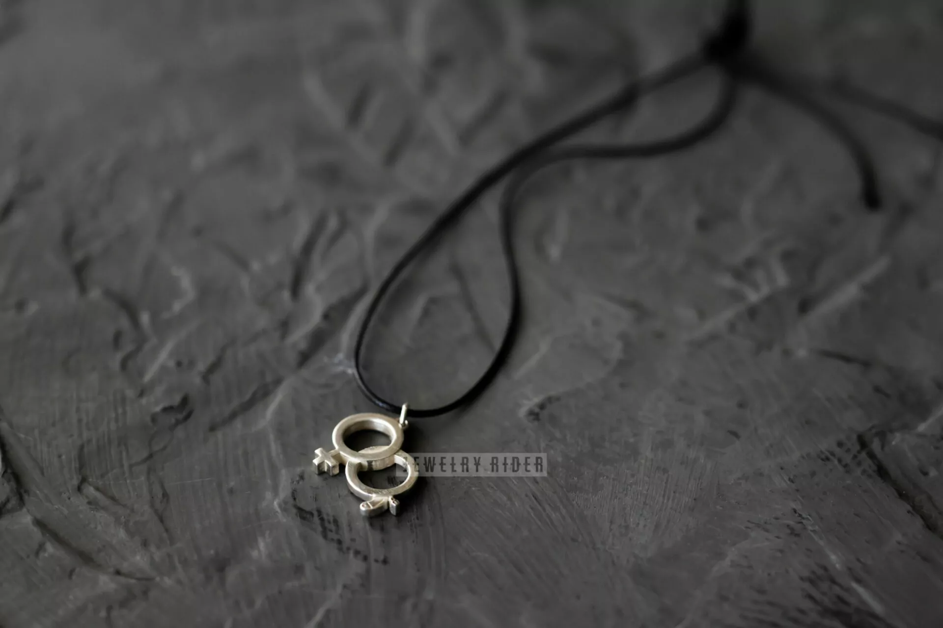 Mistress and cuckold symbolic pendants - Image 2