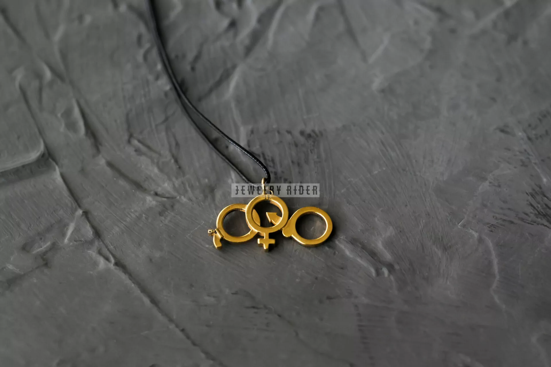 Mistress and cuckold symbolic pendants