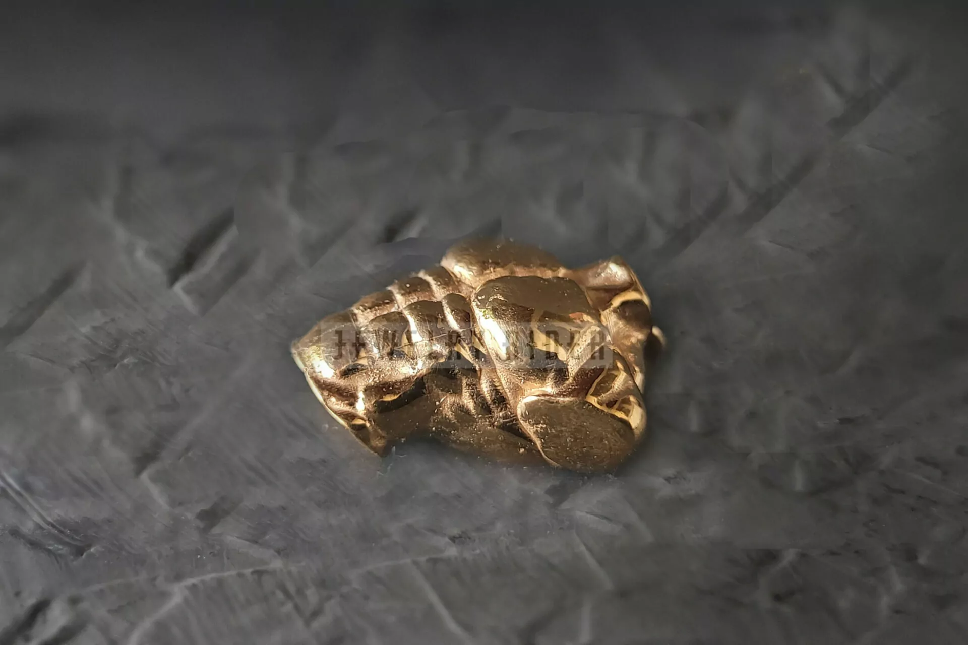 Bodybuilder torso pendant - Image 4