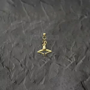 Woman in an seductive sexy pose pendant