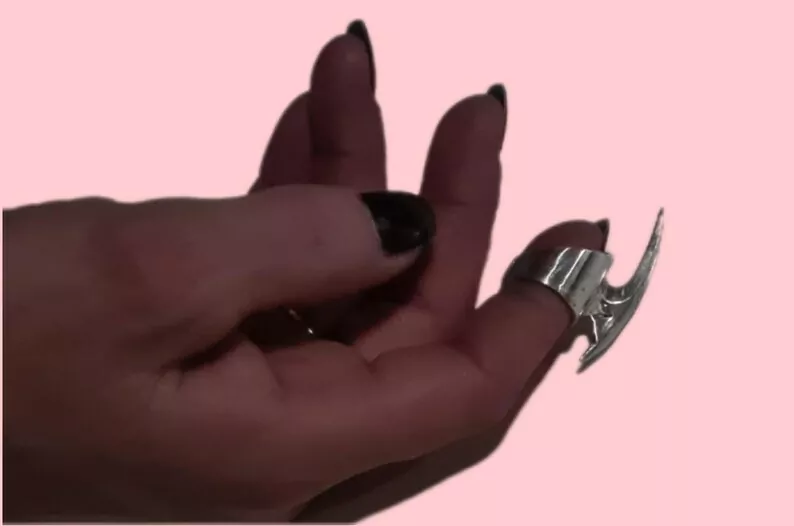 The Claw Knife ring, Mistress cbt tool - Image 2